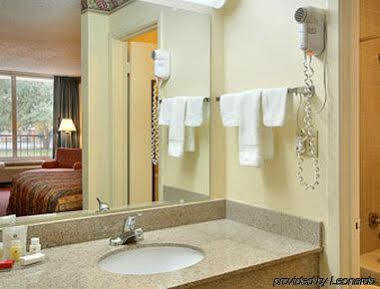 Ramada By Wyndham Houma Exterior foto